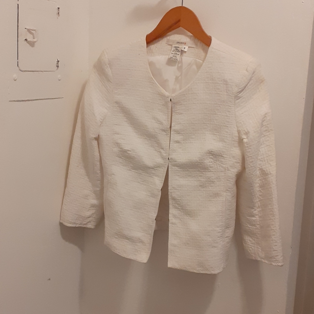 StudioM,size small, white